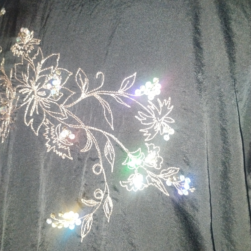 Midnight Bakery Embroidered Flowers & Sequins Black Kimono Robe Sz L NWT - Picture 9 of 14